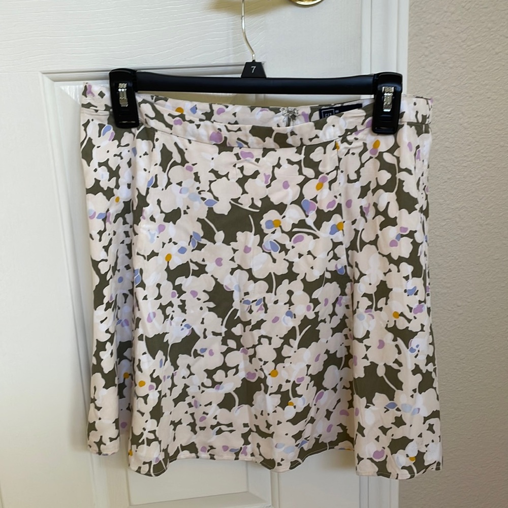 Women’s floral print skirt
